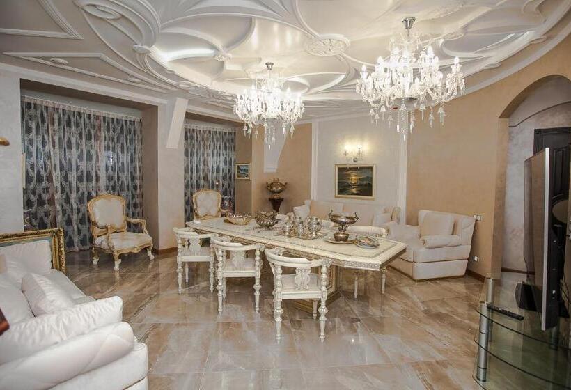 1 Bedroom Penthouse Apartment, Mandarin Clubhouse