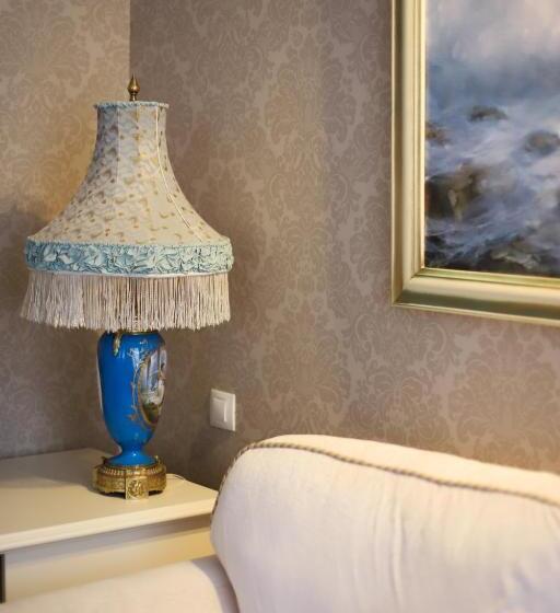 اتاق لوکس, Mandarin Clubhouse