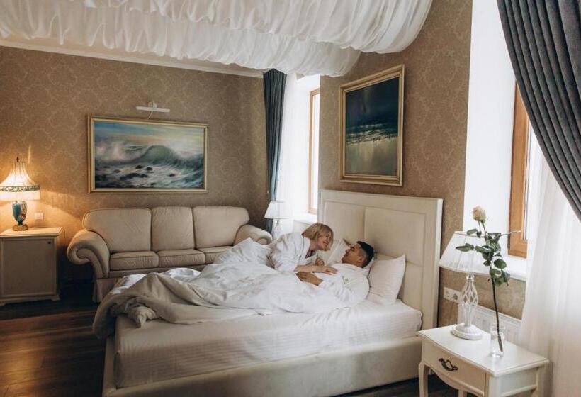 اتاق لوکس, Mandarin Clubhouse