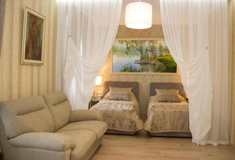 اتاق لوکس, Mandarin Clubhouse