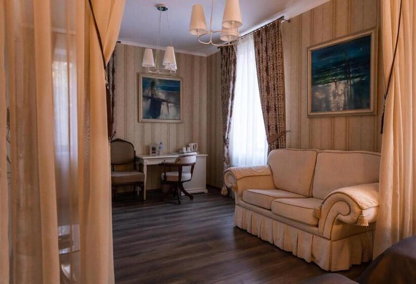 اتاق لوکس, Mandarin Clubhouse