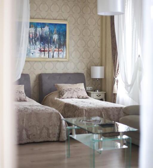 اتاق لوکس, Mandarin Clubhouse