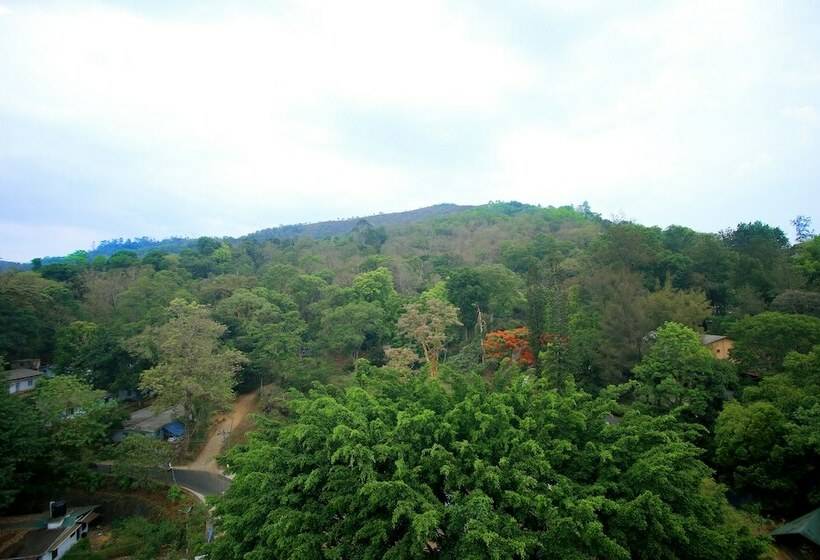 家庭套房, Sterling Thekkady