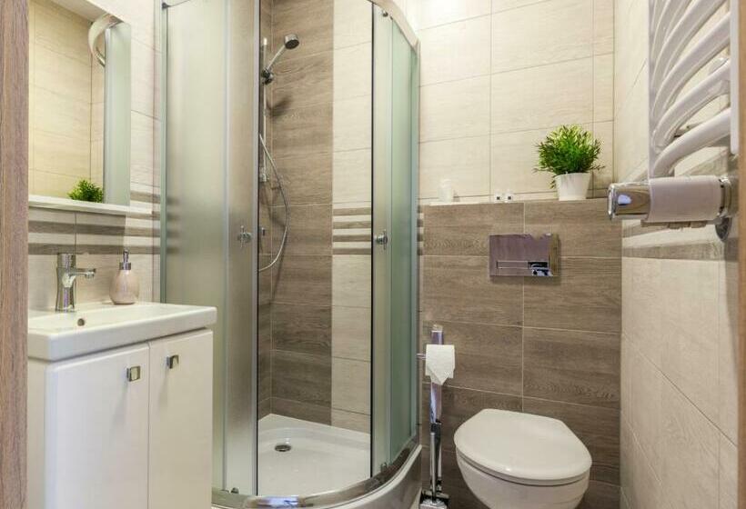 اتاق استاندارد سه نفره, Astoria Fly Modlin Airport