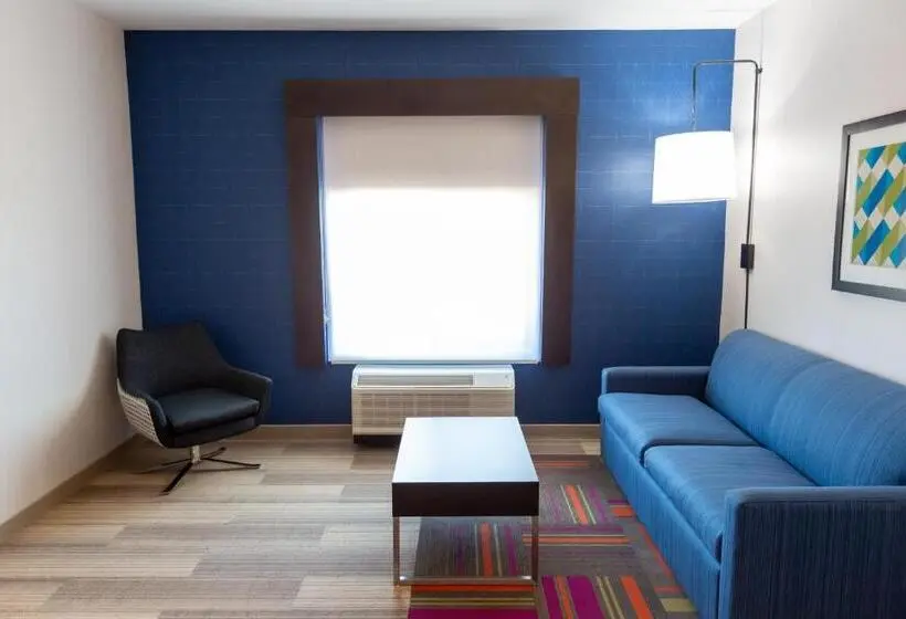 身障者適用スイートルーム, Holiday Inn Express & Suites Kingfisher By Ihg