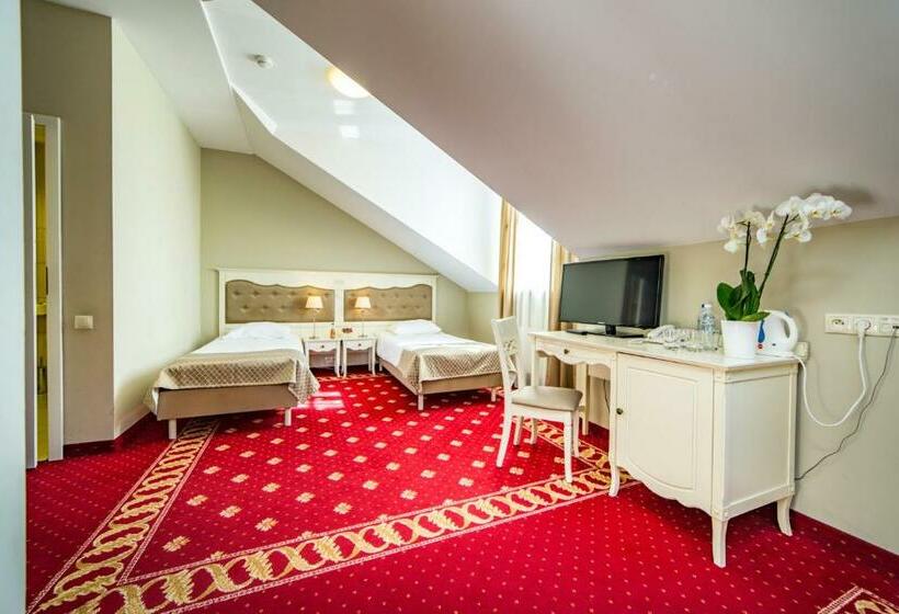 スタンダード4人部屋, Sobienie Krolewskie