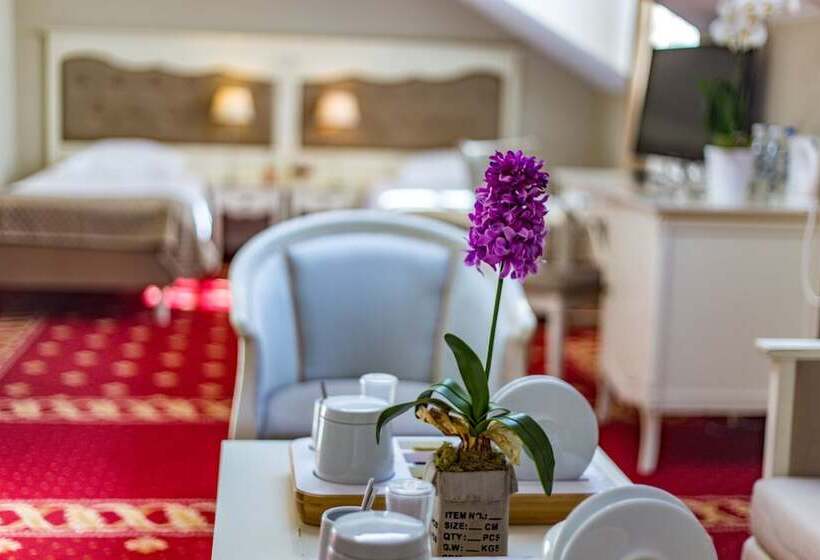 スタンダード4人部屋, Sobienie Krolewskie