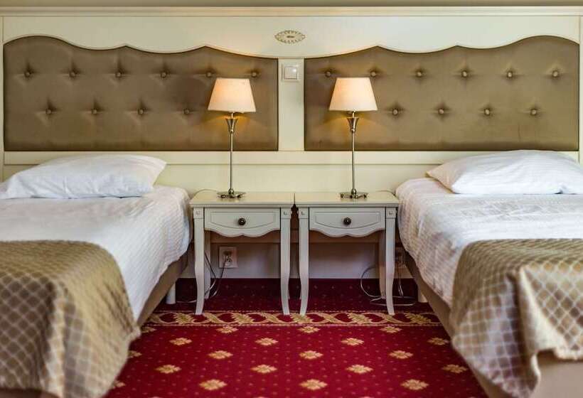 スタンダード4人部屋, Sobienie Krolewskie