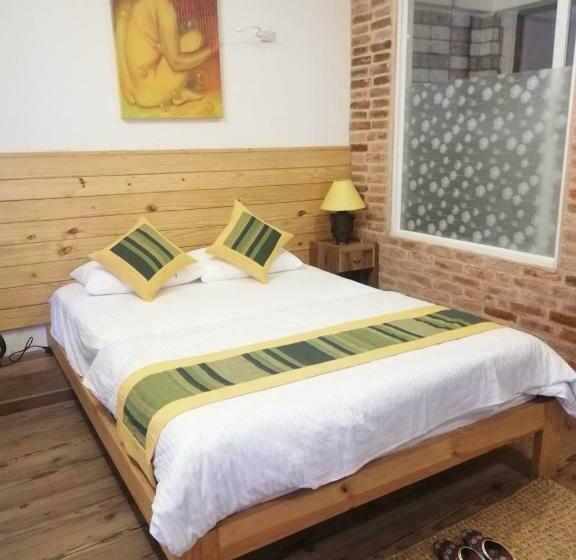 اتاق استاندارد با بالکن, Mangal Chhen