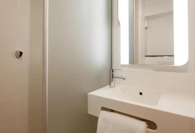 Standard 3 Pers. Værelse, B&b Hotel Compiègne