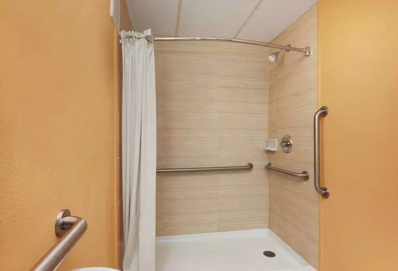 2ダブルベッドのスタンダードルーム, Days Inn By Wyndham Queensbury/lake George