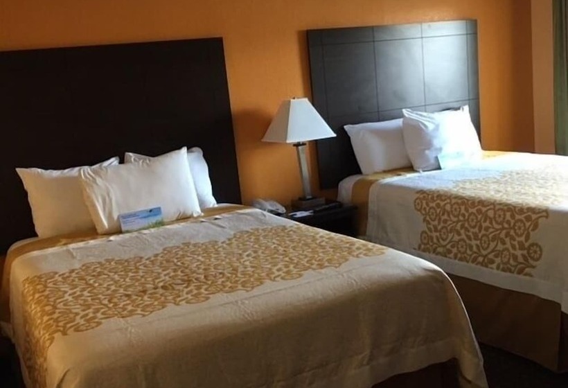 2ダブルベッドのスタンダードルーム, Days Inn By Wyndham Queensbury/lake George