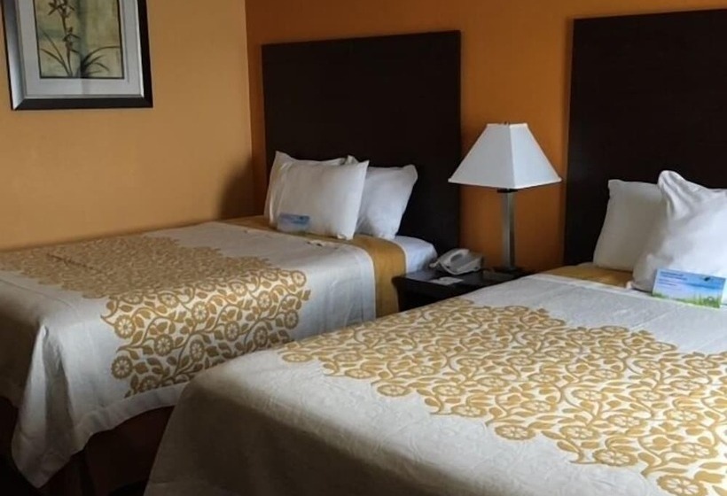 2ダブルベッドのスタンダードルーム, Days Inn By Wyndham Queensbury/lake George