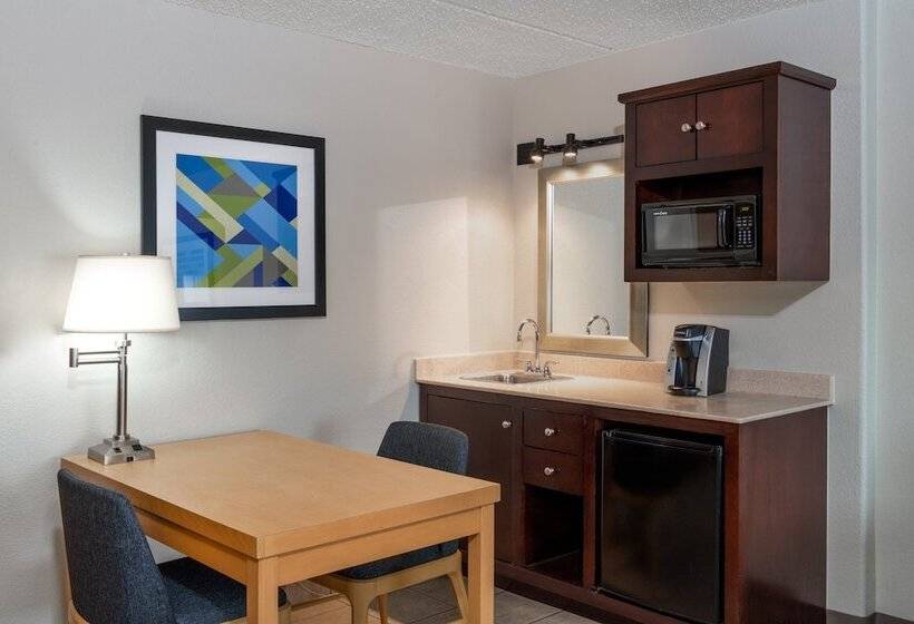 جناح, Holiday Inn Express & Suites Wheat Ridge Denver West, An Ihg