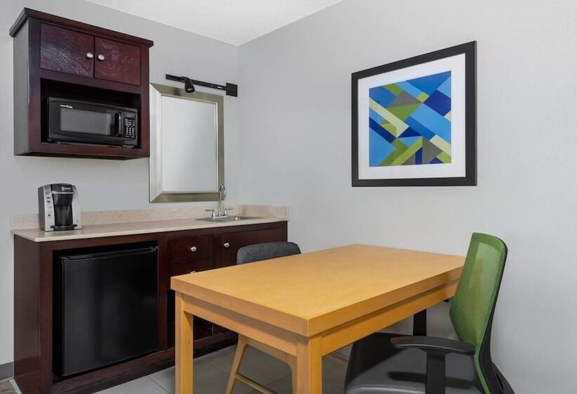 جناح لذوى الاحتياجات الخاصة, Holiday Inn Express & Suites Wheat Ridge Denver West, An Ihg