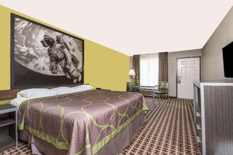 带大床的标准间, Super 8 By Wyndham Houston/nasa