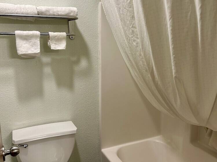 חדר סטנדרט שתי מיטות זוגיות, Super 8 By Wyndham Platte City Kansas City Area