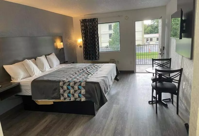 キングサイズベッドのスタンダードルーム, American Inn   Paducah