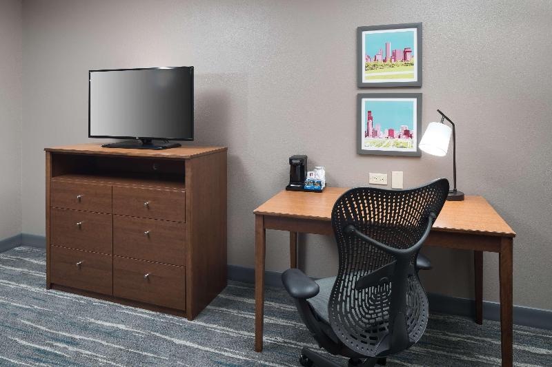 Quarto Estandar Cama King para Deficientes Físicos, Baymont by Wyndham Marion, Oh
