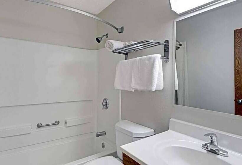 غرفه قياسيه سريرين مزدوجين, Quality Inn