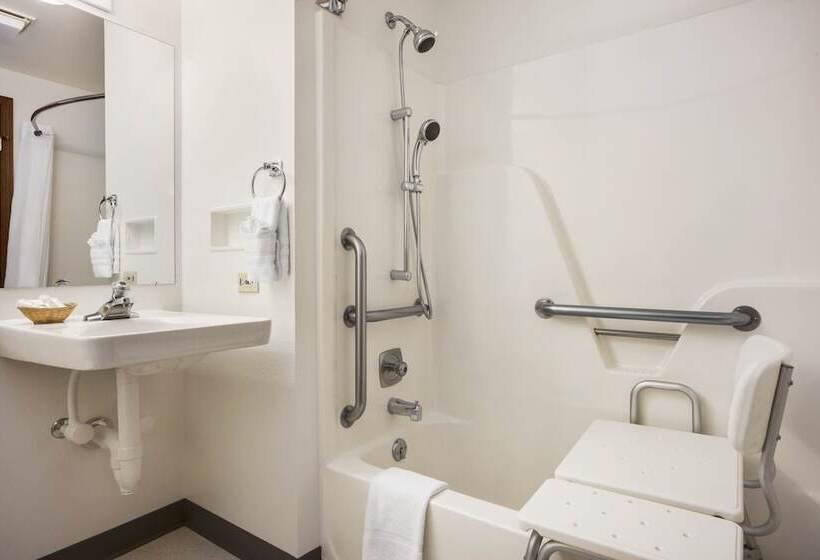 장애인을 위한 스탠다드 룸, Super 8 By Wyndham Cody