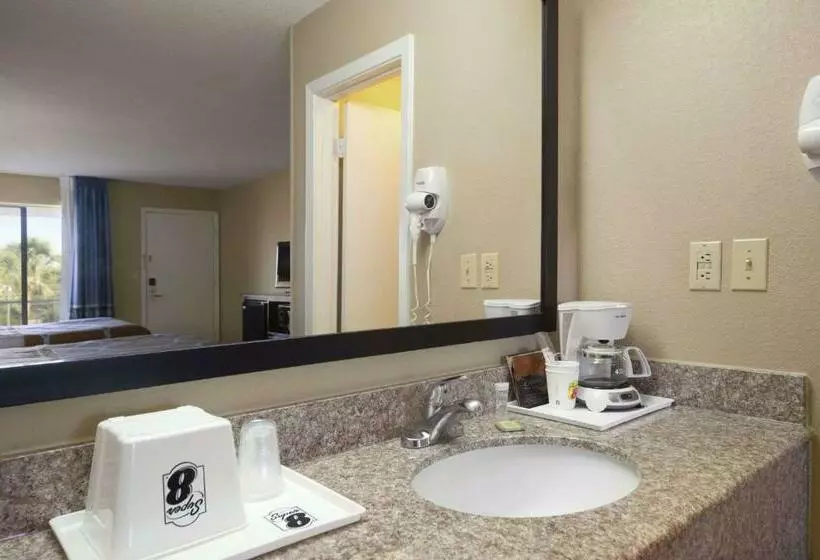 デラックスルーム, Opulent Oasis Motel Crestview