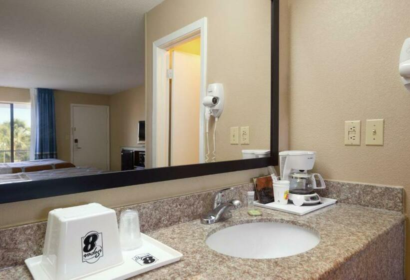 غرفة قياسية سرير كينج, Opulent Oasis Motel Crestview