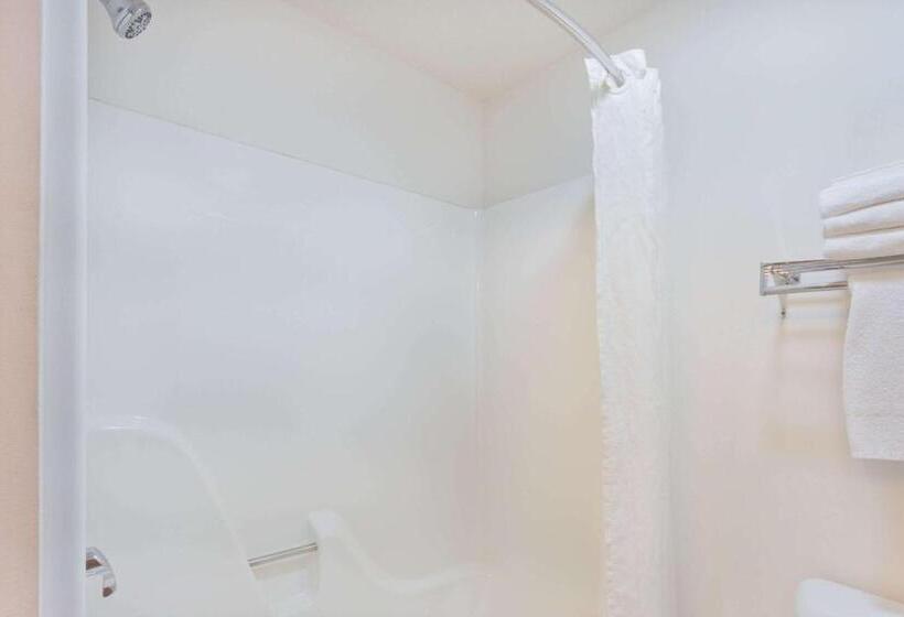 キングサイズベッドのスタンダードルーム, Super 8 By Wyndham Rochelle