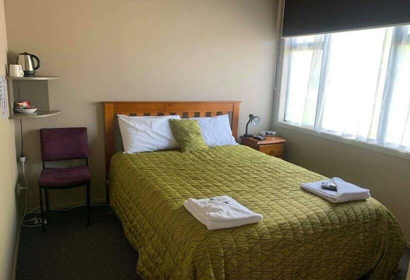 스탠다드 스튜디오, Catlins Inn