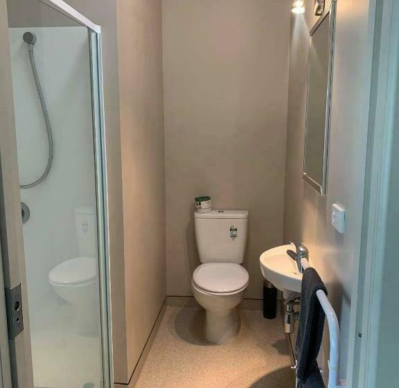 스탠다드 스튜디오, Catlins Inn