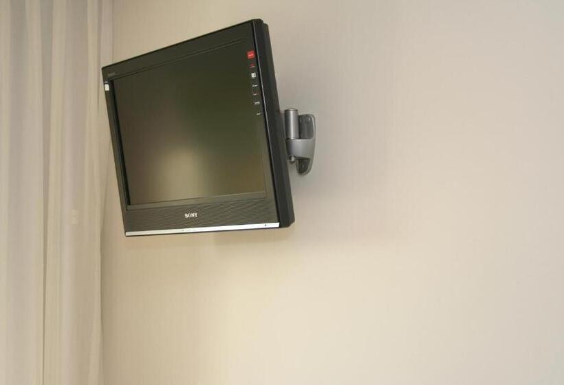 חדר סטנדרט, Ayres Del Este