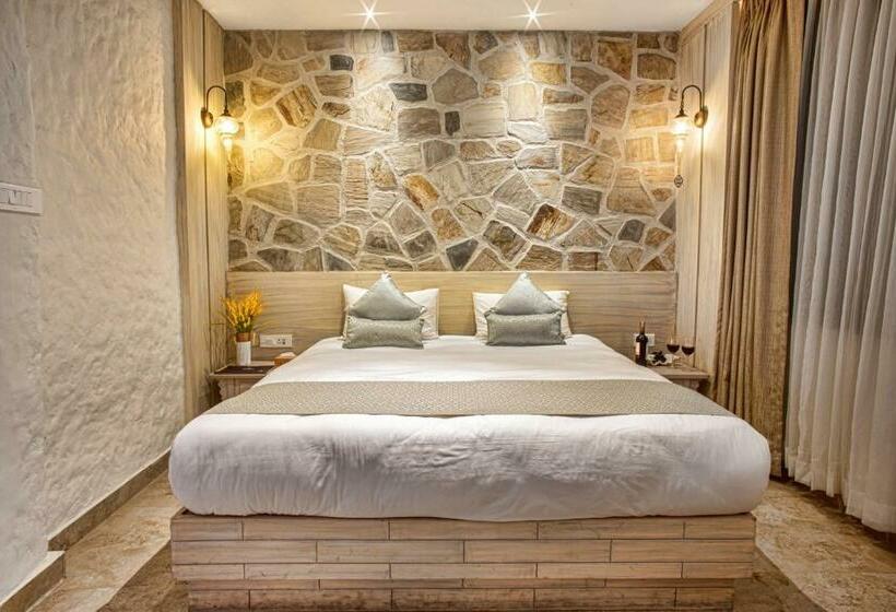 اتاق لوکس, Arushi Boutique