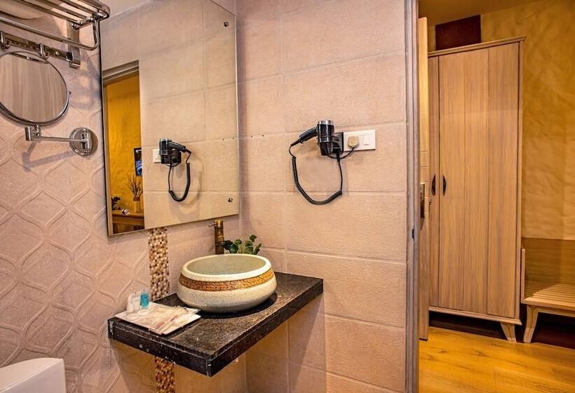 اتاق لوکس, Arushi Boutique