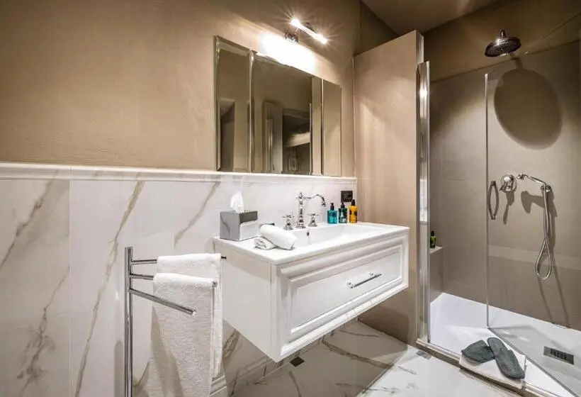 سوئیت با تخت بزرگ, Palazzo Bianca Cappello Residenza D Epoca