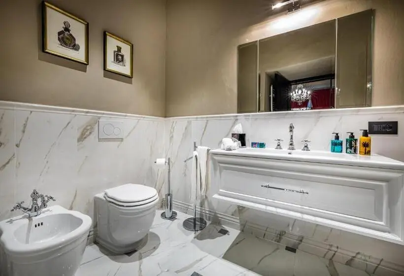 سوئیت با تخت بزرگ, Palazzo Bianca Cappello Residenza D Epoca