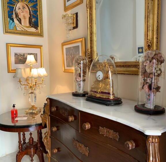 سوییت جونیور با بالکن, Santa Marija House