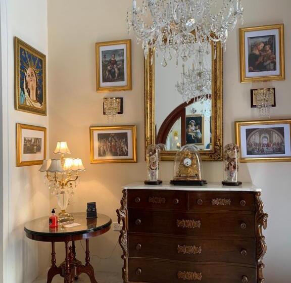 سوییت جونیور با بالکن, Santa Marija House