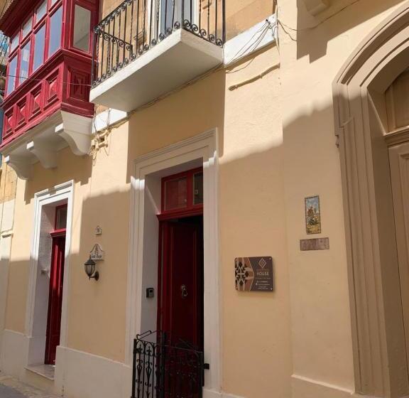 سوییت جونیور با بالکن, Santa Marija House