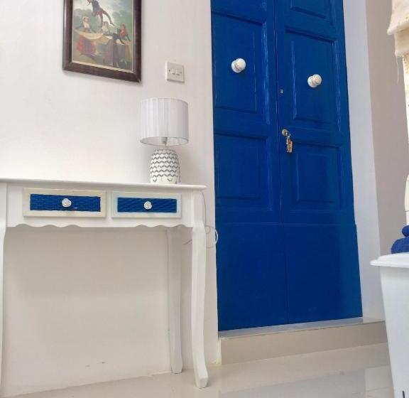 سوییت جونیور با بالکن, Santa Marija House