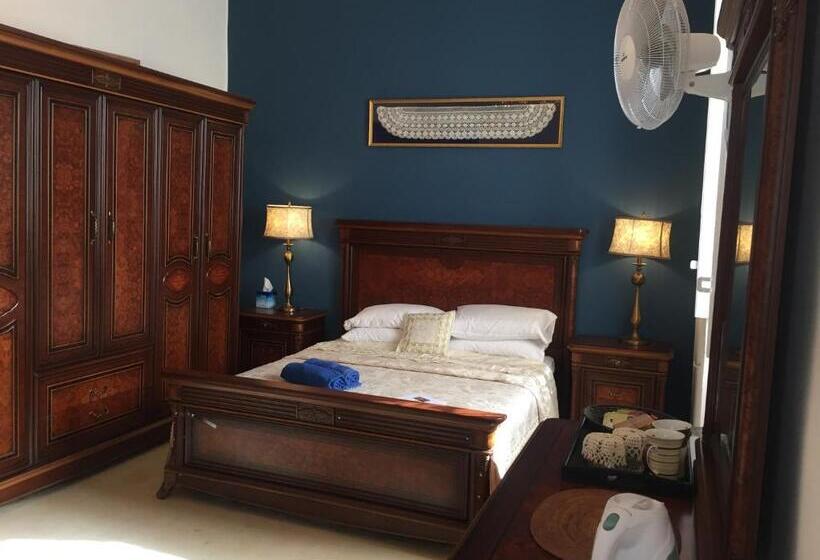 سوییت جونیور با بالکن, Santa Marija House