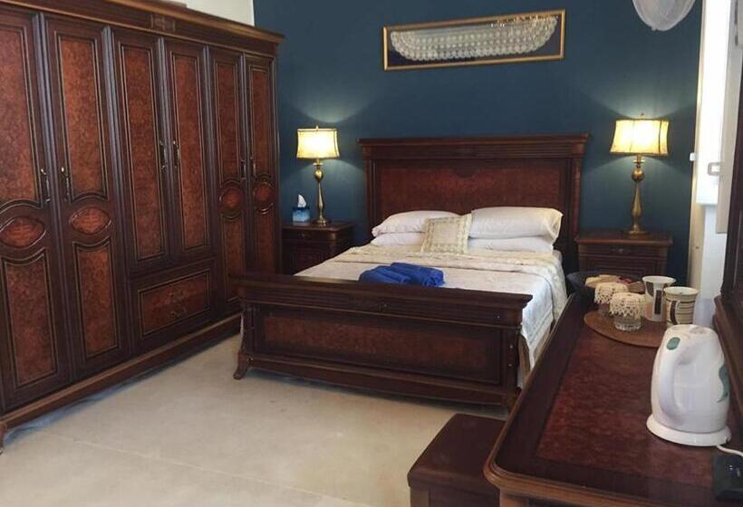 سوییت جونیور با بالکن, Santa Marija House