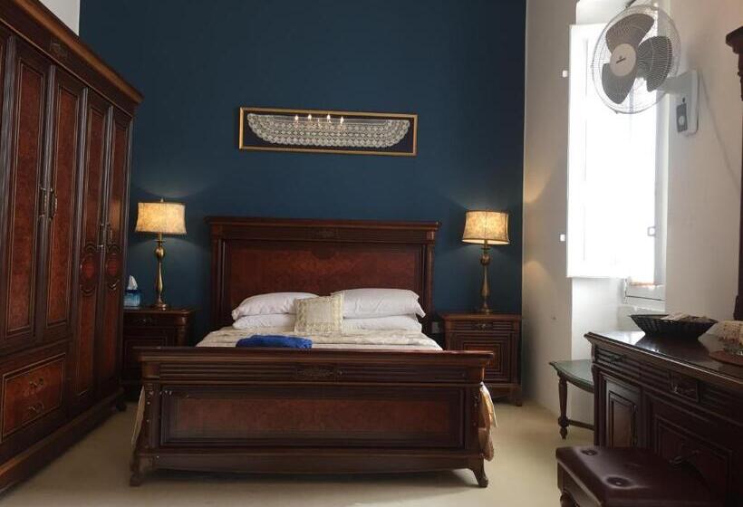 سوییت جونیور با بالکن, Santa Marija House