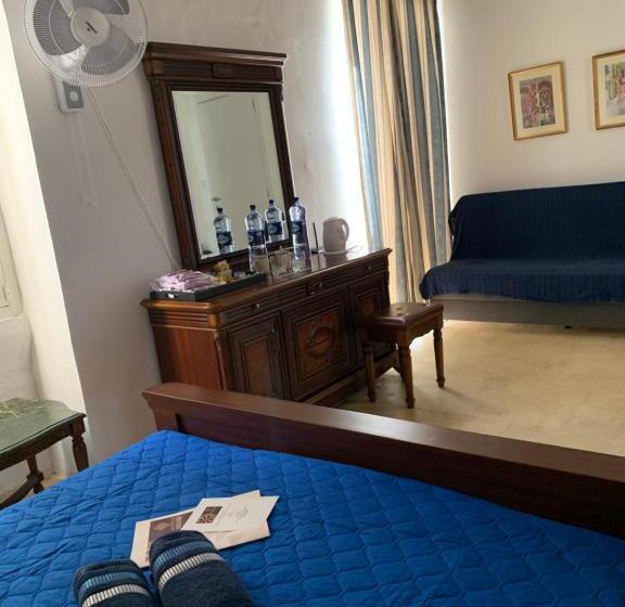 سوییت جونیور با بالکن, Santa Marija House