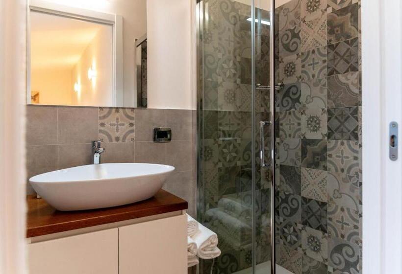 اتاق استاندارد با بالکن و چشمانداز دریا, La Vignana   5 Terre