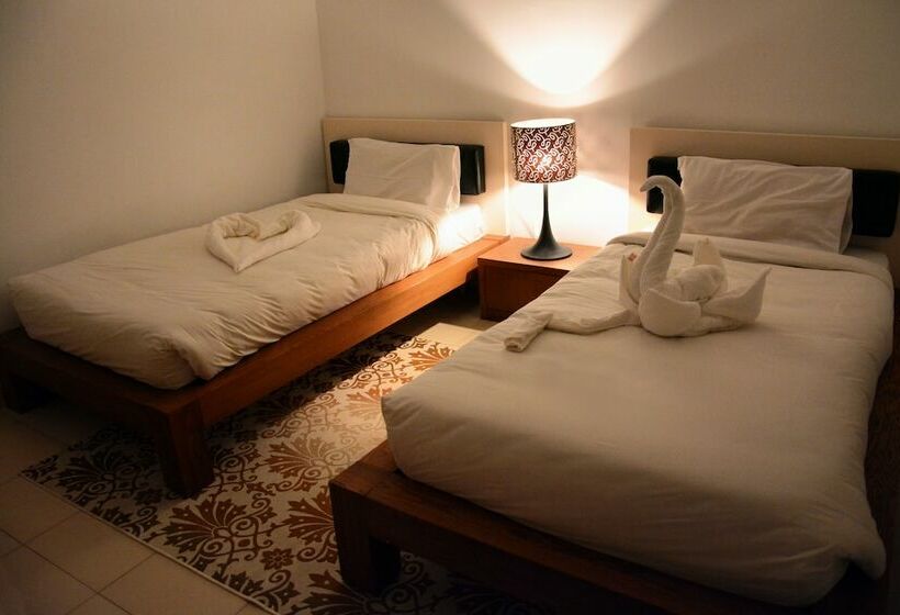 کلبه ییلاقی, Marina View Residence