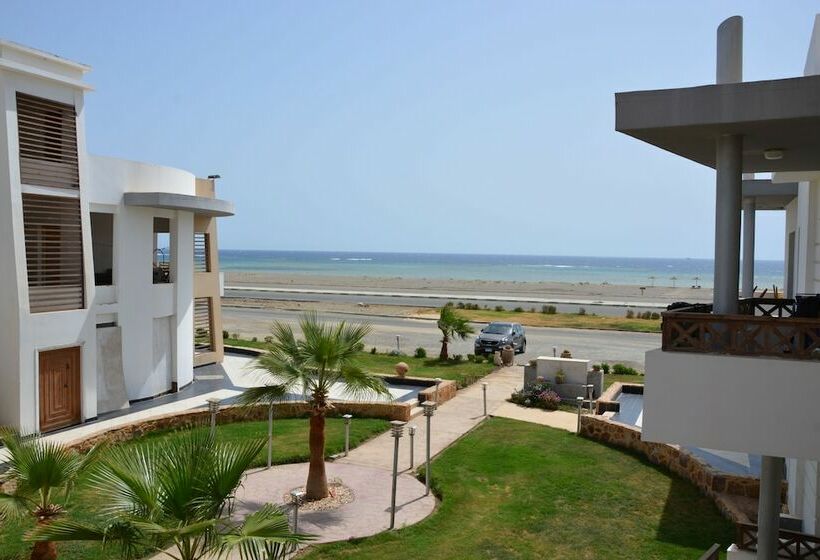 کلبه ییلاقی, Marina View Residence