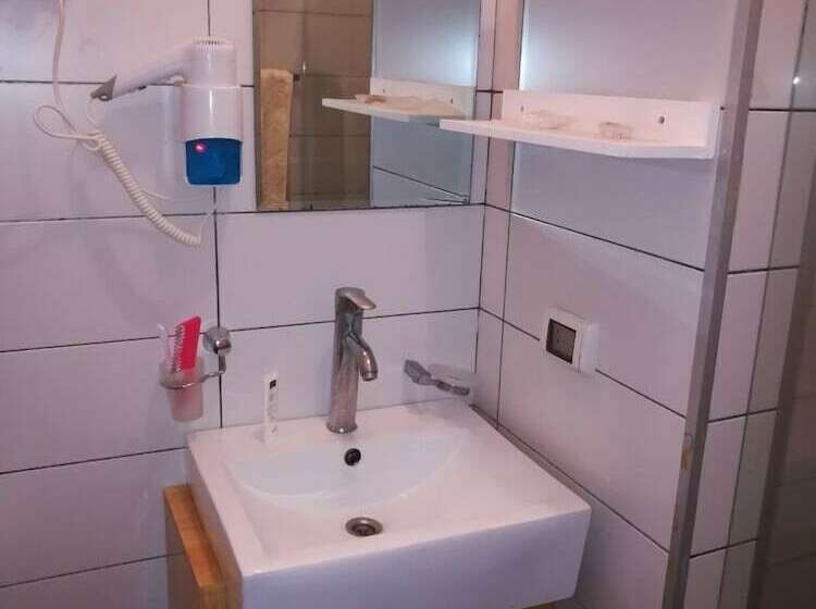 کلبه ییلاقی سوپریور یک خوابه, Marina View Residence