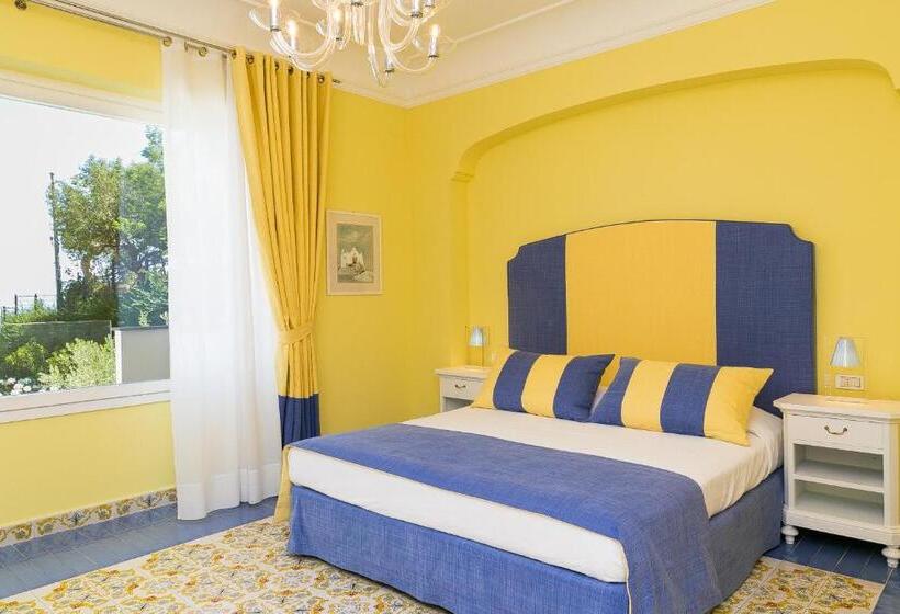 سوئیت با بالکن, Villa Eliana