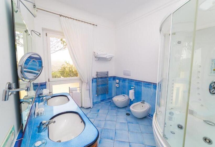 سوئیت جونیور با چشمانداز باغ, Villa Eliana