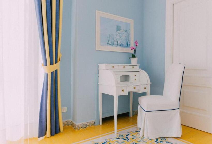 سوئیت جونیور با چشمانداز باغ, Villa Eliana